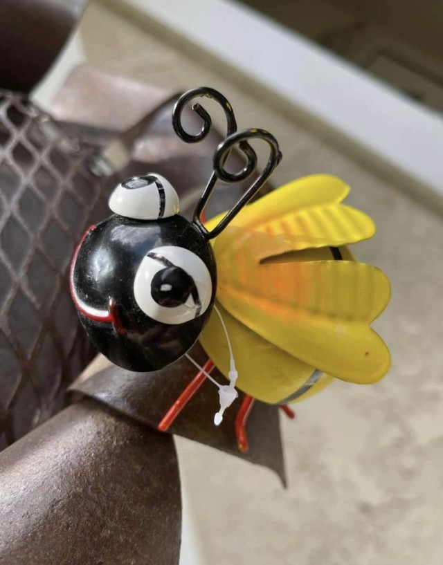 BSCI Factory ODM Metal Bumble Bee Figurine Fridge Magnet Garden Wall Art Ornaments