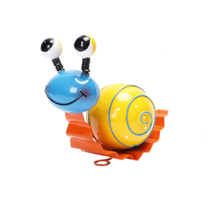 Metal Garden Decor Cute Snail Yard Art Animal Theme Indoor Outdoor Decor Farmhouse Hanging Lawn Decor Rustic Snail Figurine for Home Room Fence Wall Statue Decoration Ornaments