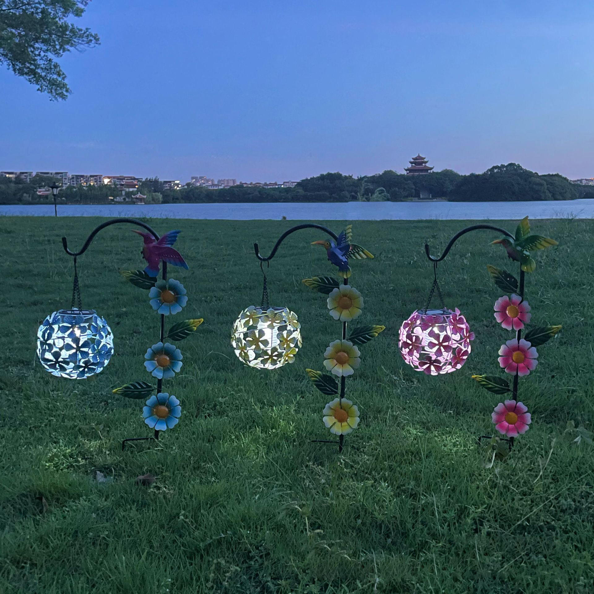 Outdoor Waterproof Metal Solar Led Light Flower Ball For Yard Art Decoration Garden Street Lawn Stakes