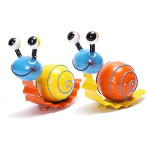 Metal Garden Decor Cute Snail Yard Art Outdoor Lawn Patio Ornament Fence Decorations For Outside Set Of 2