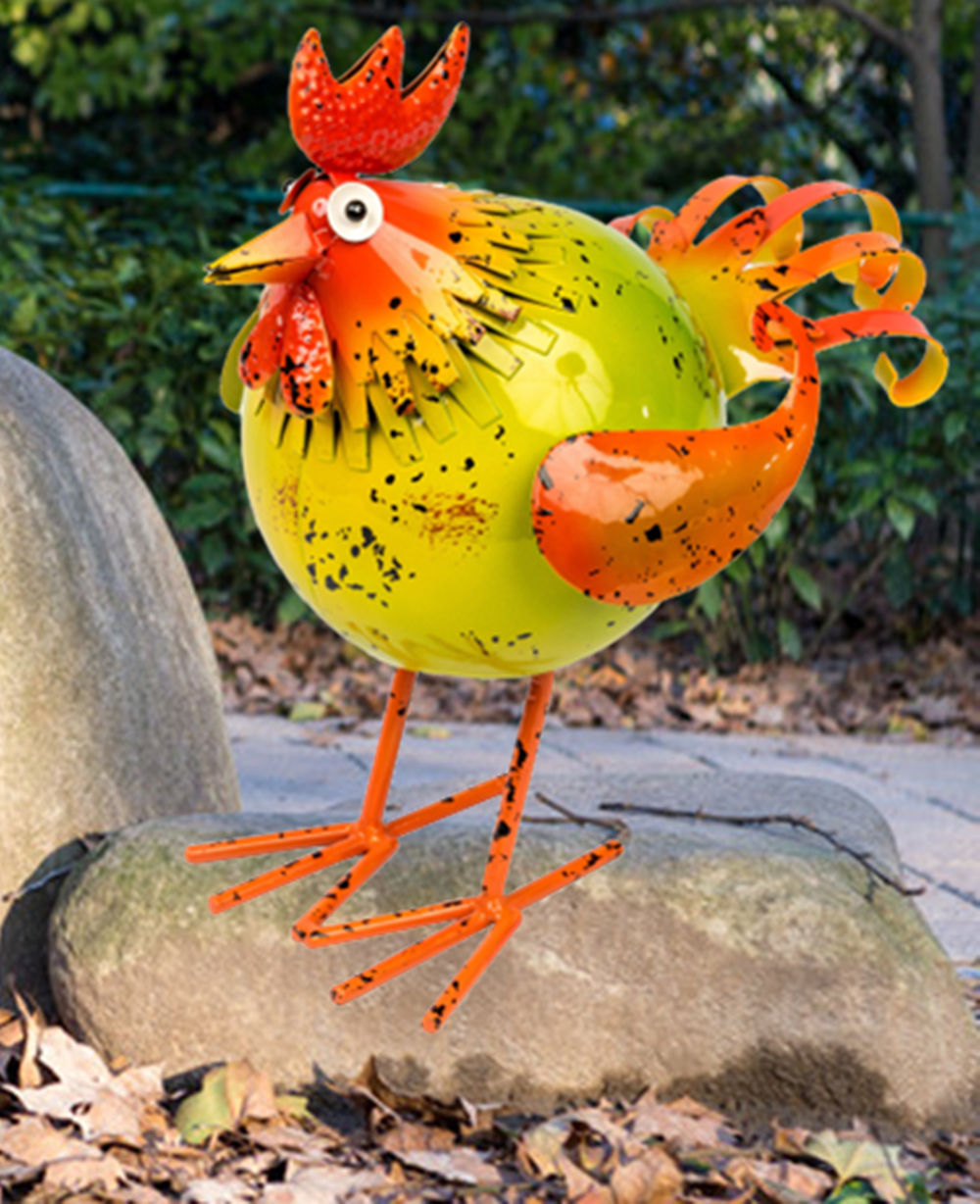Distinctive Metal Chicken Sculptures for Garden Art Ornament