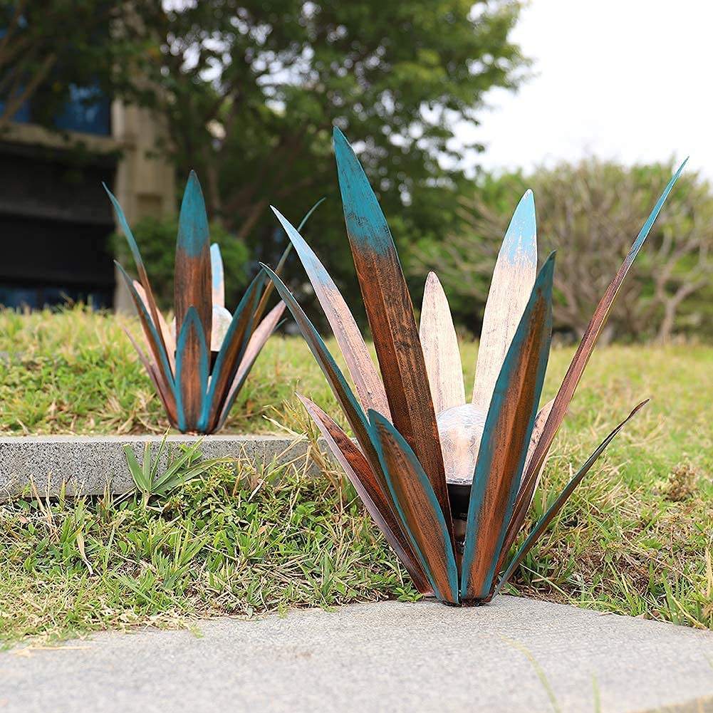 Outdoor Garden Rustic Sculpture Metal Agave Plant Multi Color Led Solar Light Stakes For Home Decor Yard Lawn Ornaments