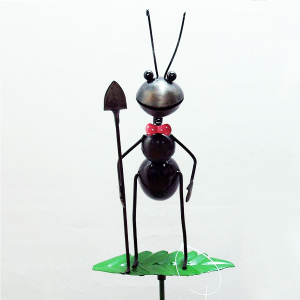 Wholesale Metal Garden Stake Ornamental Iron Ants Decoration
