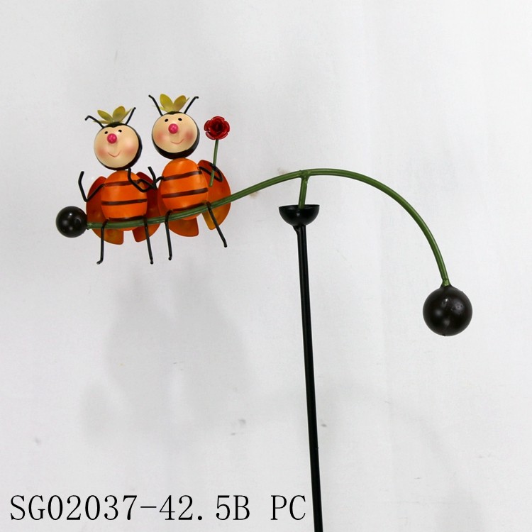 Handicraft Garden Yard Ornaments Metal Bee Planter Stake