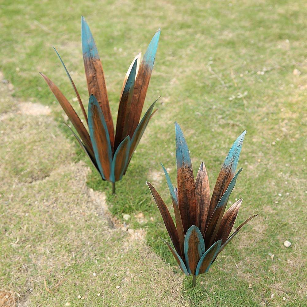 Outdoor Garden Rustic Sculpture Metal Agave Plant Multi Color Led Solar Light Stakes For Home Decor Yard Lawn Ornaments