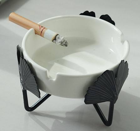Nordic Style Wrought Iron Ginkgo Leaves Custom Ashtray For Home Patio Office Outdoors Indoor Parties